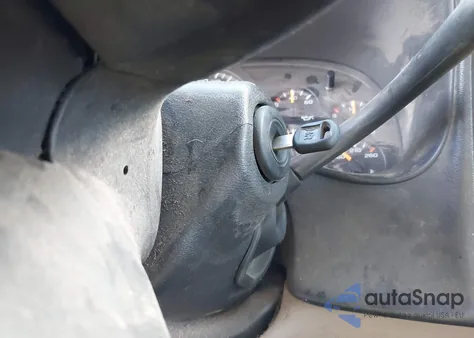 2003 Chevrolet Silverado 1500 z USA, uszkodzony, nr VIN 1GCEC14X13Z263995